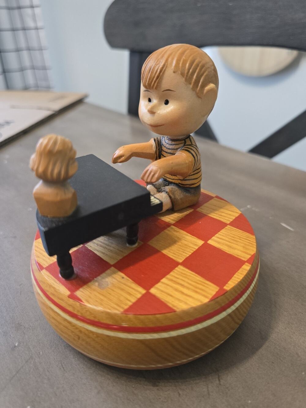 1968 REUGE Anri Swiss Movement Music Box Peanuts Themed Emperor Concerto *works